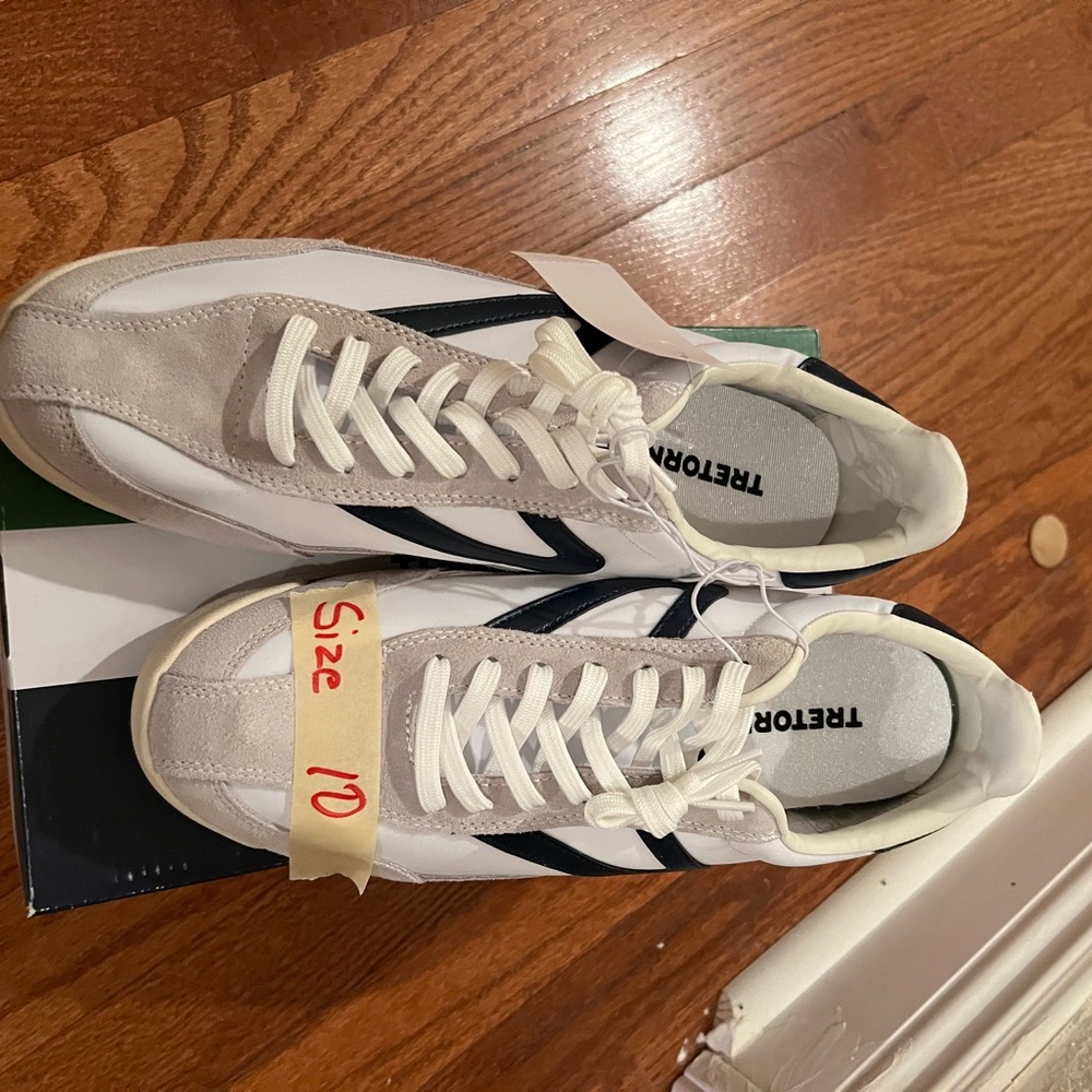 Brand new shoes Trenton size 10